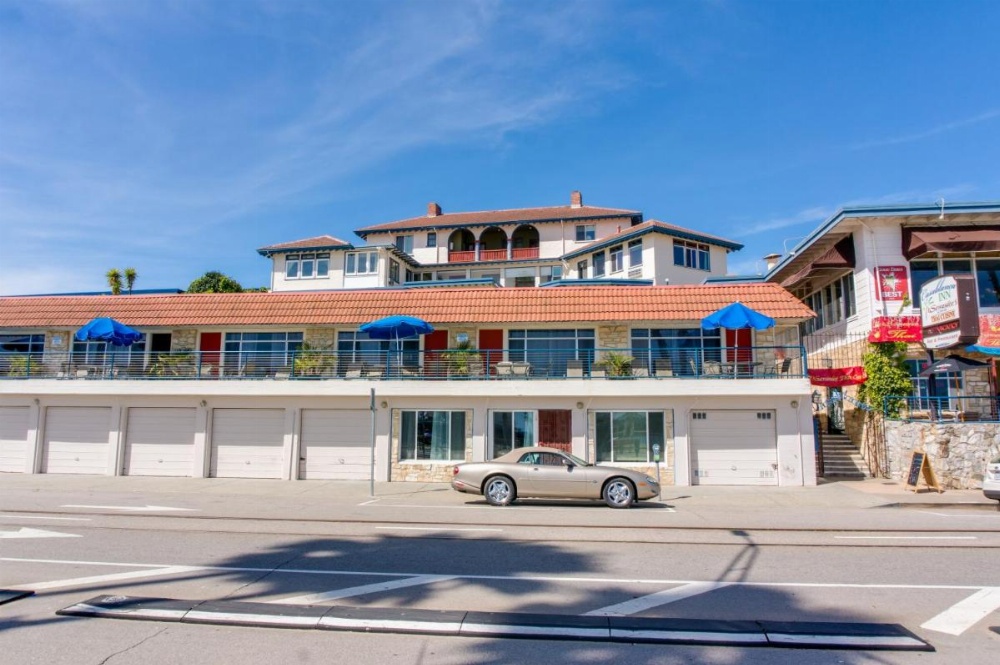 Casablanca Inn on The Beach Image 18